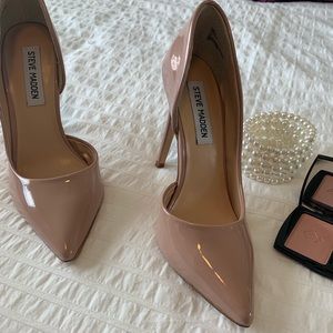 Steve Madden Nude Pumps